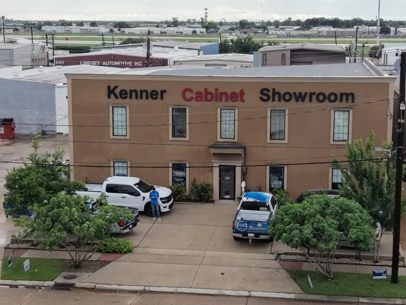 The Kenner Cabinet Showroom building on Florida Ave in Kenner
